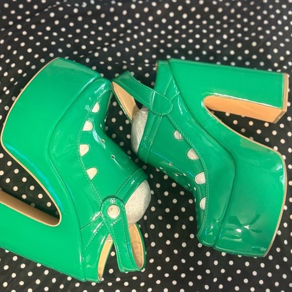 Green Platform Heels - Picture 5 of 5